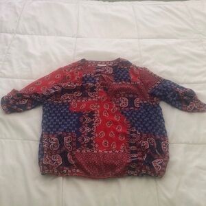 New York & Company patriotic patterned top w tie tabs by shoulder V neck style